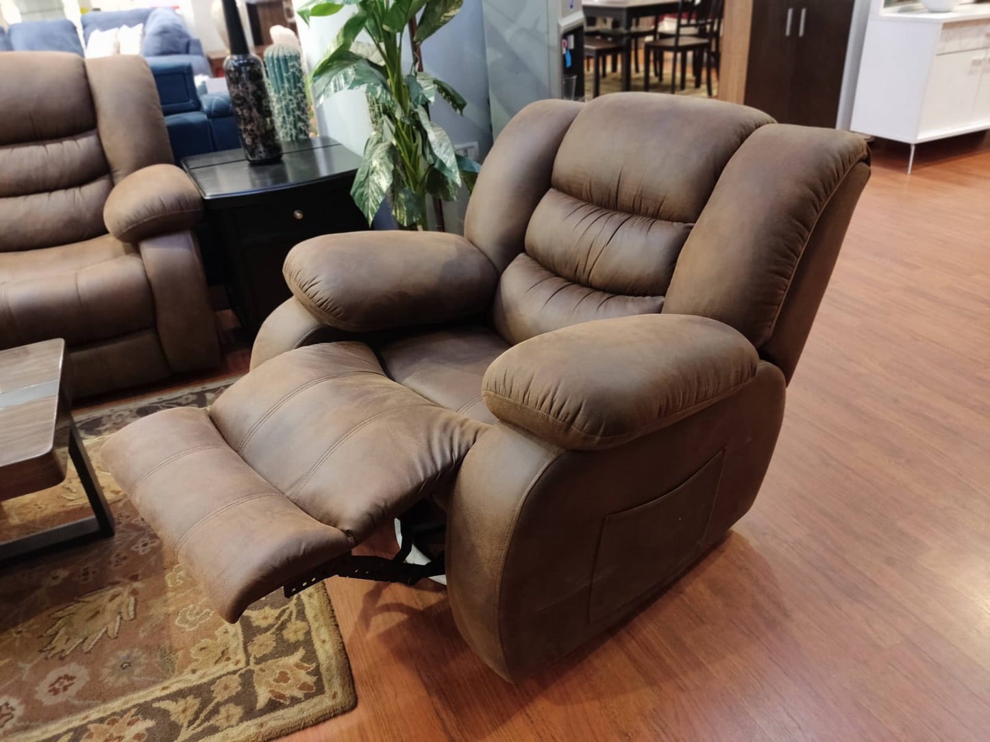Lazy Boy Recliner Chair dark brown – كرسي استرخاء ميكانيزم مستورد H1 - 9